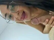 Edna Samara fazendo boquete desleixado com tesao 240x180 1